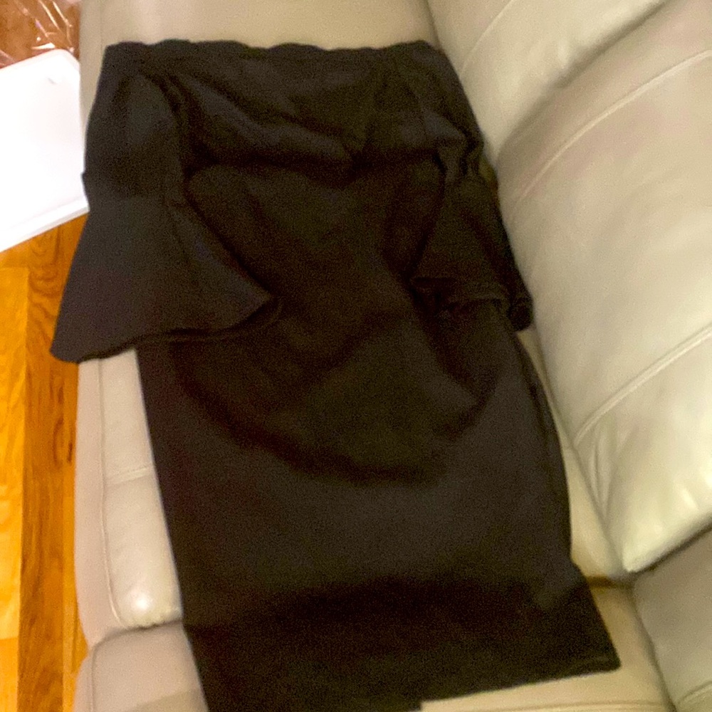 This is a MIDI  black dress size MGreat for a night